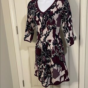 Women’s V-Neck Patterned Knit Dress- Burgundy/Black/Cream